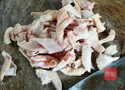 Illustration of how to make spicy beef intestines 2