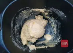 Illustration of how to make light cream caterpillar bread 4