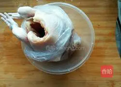 Illustration of rice cooker braised chicken 3