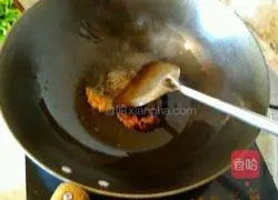 Illustration of Xinjiang's authentic secret recipe of large plate chicken 3