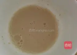 Fresh pork dumplings Illustration of how to make a bag 1