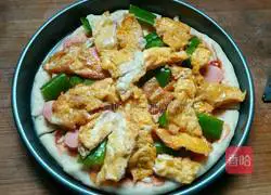 Illustration of how to make fried egg and ham pizza 4