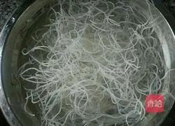 Illustration of how to make fried rice noodles 1