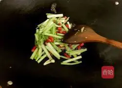 Illustration 6 of how to stir-fry shredded beef