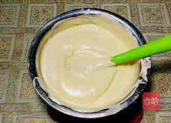 Illustration of how to make chiffon cake 9