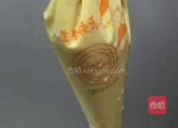 Exploded chocolate cake.Illustration of how to do it 7