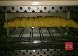 Illustration of how to make coconut-flavored banana golden worm bread 5