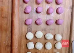 Illustration of how to make Sakura Crispy Pigment-free Dragon Fruit Version 2