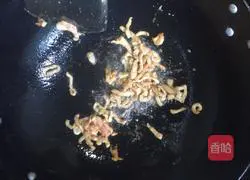 Illustration of how to make fried rice noodles with pickled mustard and shredded pork 7