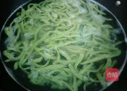 Illustration of how to make vegetable noodles 4