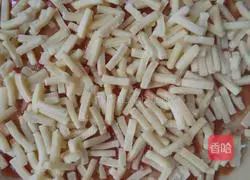 Illustration of how to make prawn and vegetable pizza 5