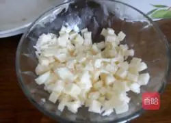 Illustration of how to make cherry tomato pizza 7