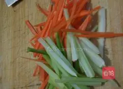 Illustration of how to make cold shredded chicken ⊙▽⊙ 2