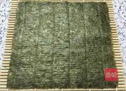 Illustration of how to make kimchi sushi 5