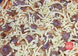 Taiwanese Sausage Pizza Recipe Illustration 3