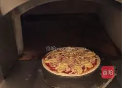 Illustration of how to make Hawaiian pizza 8