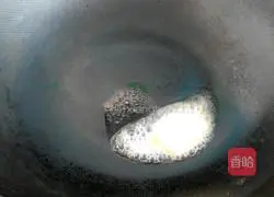 Recipe for Mushroom, Red Sausage and Bacon Pizza (9 inches) 6