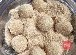 Illustration of how to make a donkey roll 11