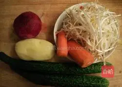 Three delicacies Illustration of making braised noodles 7