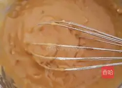 Illustration of how to make eight-inch chocolate chiffon cake 3