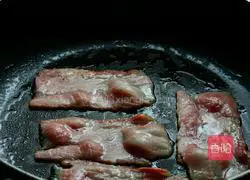 Abalone and chrysanthemum juice Illustration of how to make bacon rolls 1