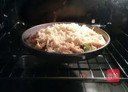 Illustration of how to make fried egg and ham pizza 5