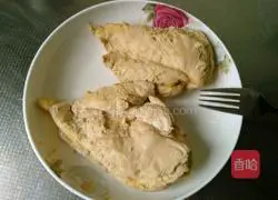 Illustration of oil-consuming fried rice noodles with shredded chicken 2