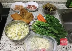 Ultra-simplified version of homemade noodles Illustration of making braised noodles 1