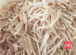 Shaanbei potato rub Illustration of how to wipe 2