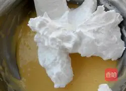 Illustration of how to make six-inch chiffon cake 9