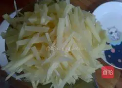 Illustration of how to make onion and potato shredded pancakes 4