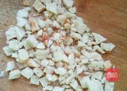 Illustration of making homemade bread crumbs 2