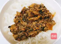 Illustration of how to make braised noodles with meat and mushrooms 6