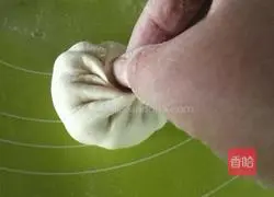 Illustration of how to make sauced beef buns 18