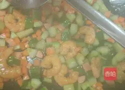 Illustration of how to make stir-fried shrimps 6