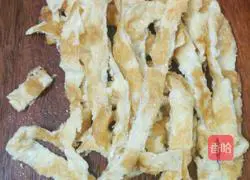 Illustration of three-strand fried rice noodles 3