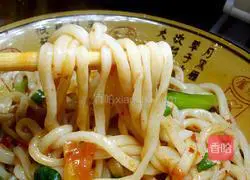 Illustration of how to make slivers of tomatoes 12