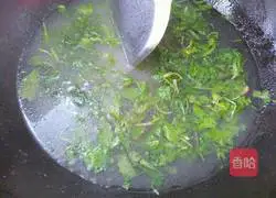 Illustration of how to make shepherd's purse tofu soup 7