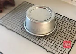 Strawberry Cocoa Naked Cake Recipe Illustration 10