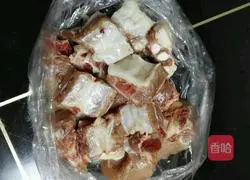 Illustration of how to make salt and pepper pork ribs 1