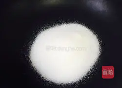 Illustration of how to make crispy black sesame candy 1