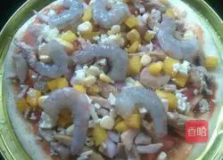 Illustration of how to make shrimp pizza 12