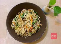 Illustration of how to make quick-fried rice noodles 5