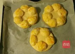 Illustration of how to make pattern jam bread 9