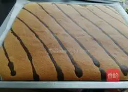 Illustration of how to make strawberry jam cake roll 15