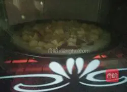 Illustration of how to make fruit sausage pizza 7