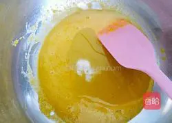 DIY Cream Strawberry Cake Recipe Illustration 4