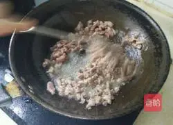 Illustration of how to make braised noodles with chives and eggplants 5