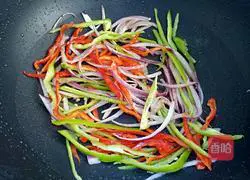 Illustration of how to make stir-fried spaghetti with black pepper and beef tenderloin 8