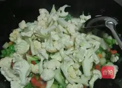 Illustration of how to make assorted braised sesame seeds 6 